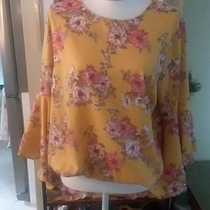 Bell sleeve,  Floral Blouse L